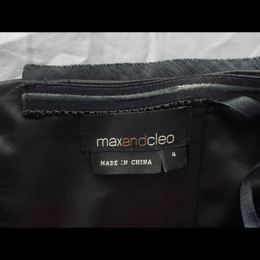 MAX & CLEO Size 4 black mini dress - Picture 4 of 5